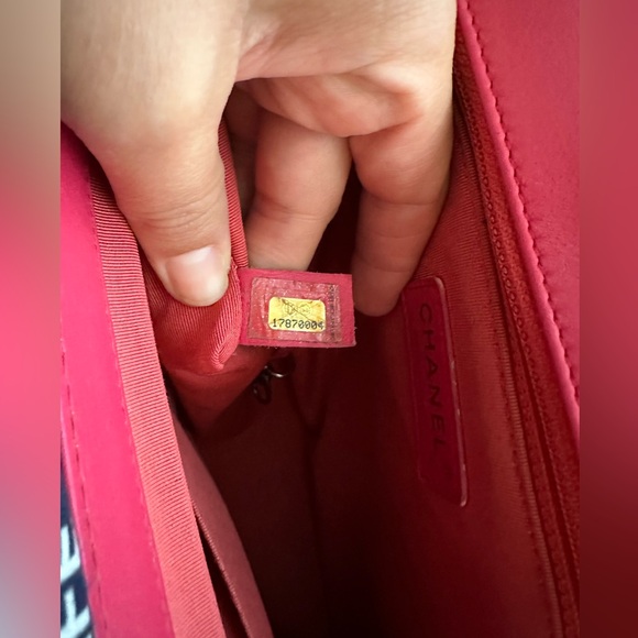 Chanel Medium Boy Bag 🦄 - Picture 6 of 12